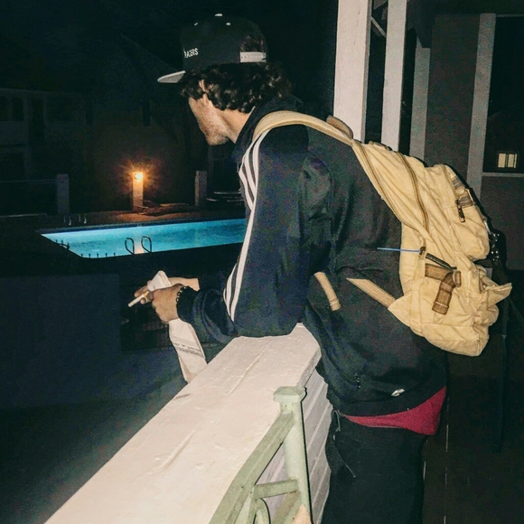 Meet your Posher, Joshua - Picture 3 of 4